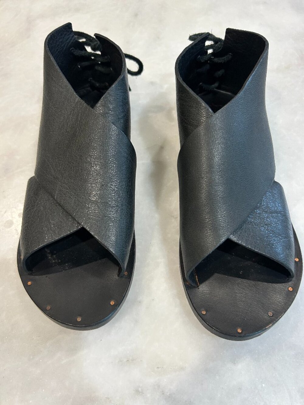 Beek Loon Tie Back Sandals. Size 7